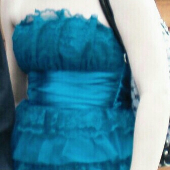 STRAPLESS MASQUERADE FORMAL DRESS SIZE 5/6, TEAL - Picture 5 of 6